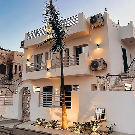 Lucky Step Apartments